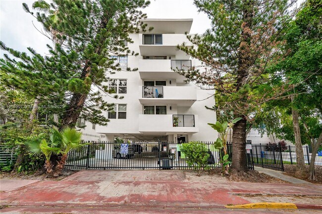 Photo - 631 Jefferson Ave Unidad 504