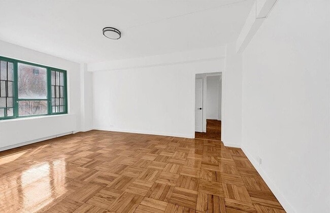 Building Photo - 1569 Metropolitan Ave