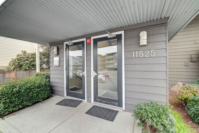 Photo - 11525 Greenwood Ave N Unit 401