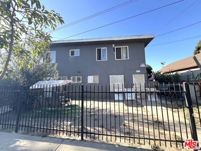Building Photo - 823 E 111th Dr Unit 1/4