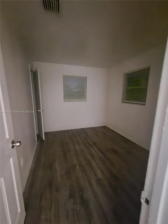 Photo - 519 NW 8th Ave Unit 5