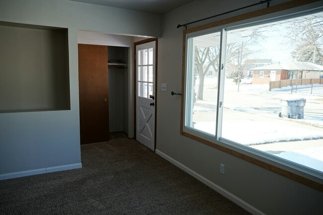 Photo - 1453 W Barnard Ave