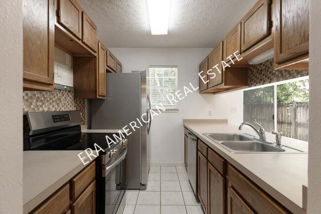 Photo - 1845 Pointed Leaf Ln