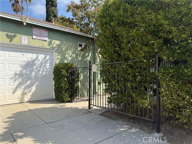 Building Photo - 5901 woodman Rental