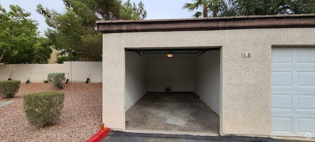 Building Photo - 555 E Silverado Ranch Blvd Rental