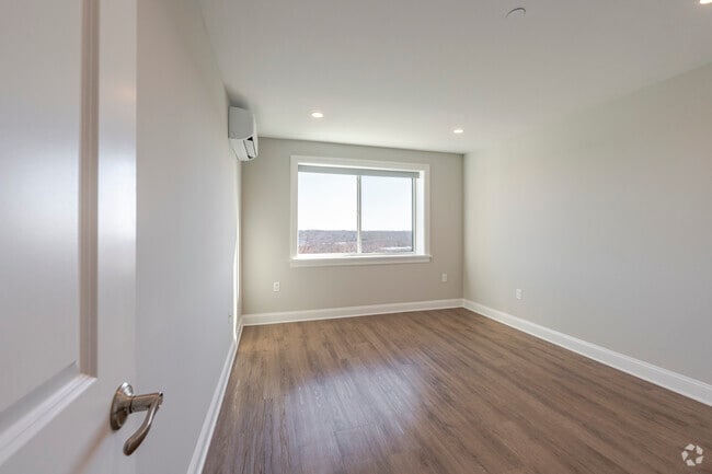 925 at North - 2 BD 2 BA