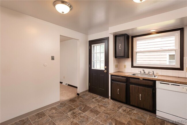 Photo - 407 Kaymar Dr