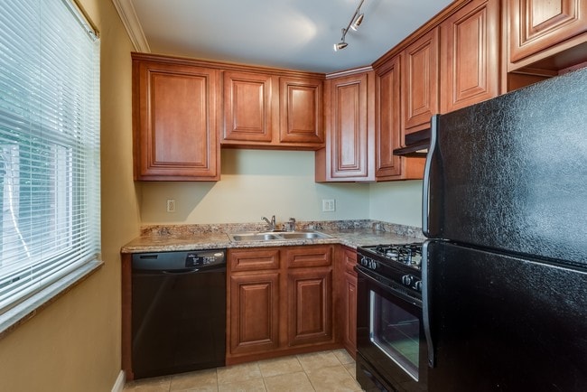 Photo - 7844-7848 Big Bend Blvd