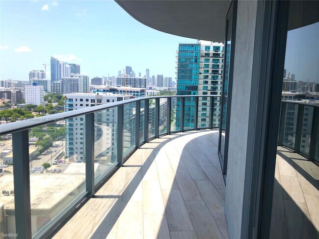 Photo - 2 br, 2 bath Condo - 101 NE 34th St Luxury...
