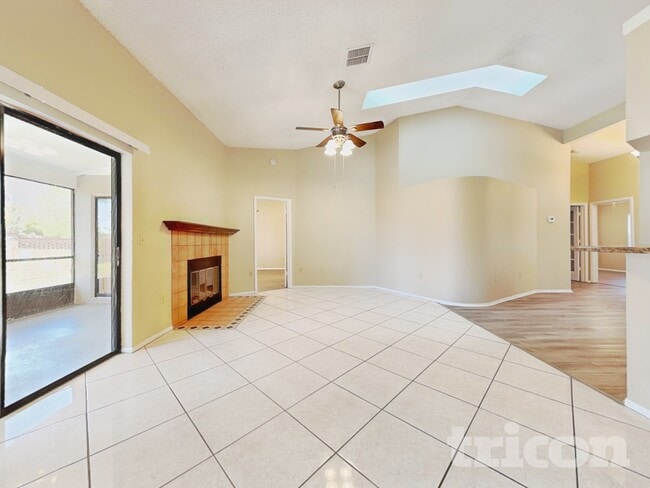 Photo - 8111 Hathaway Dr