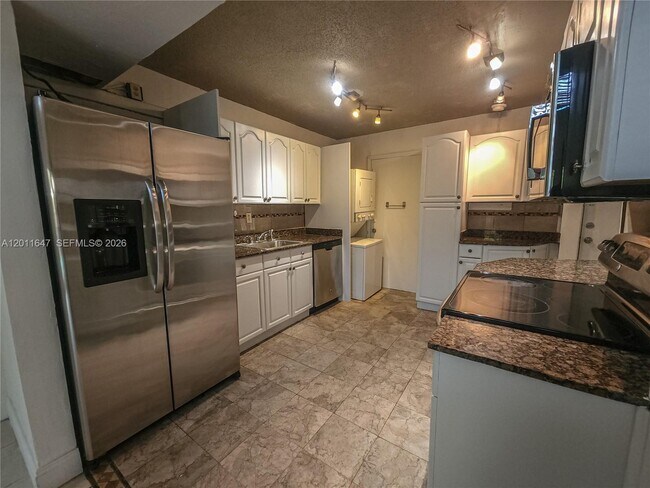 Photo - 10907 N Kendall Dr