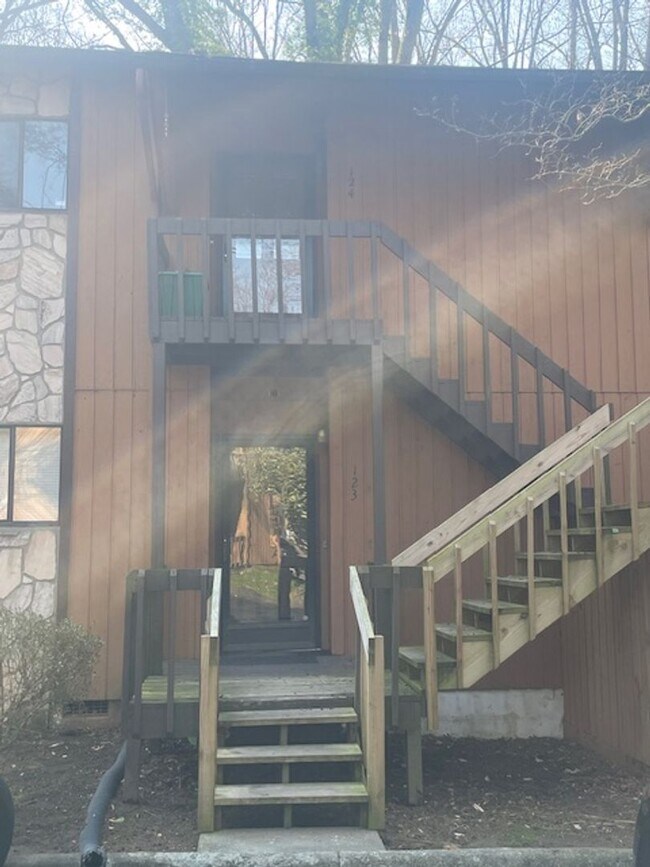 Building Photo - Condo in the heart of Winston-Salem!