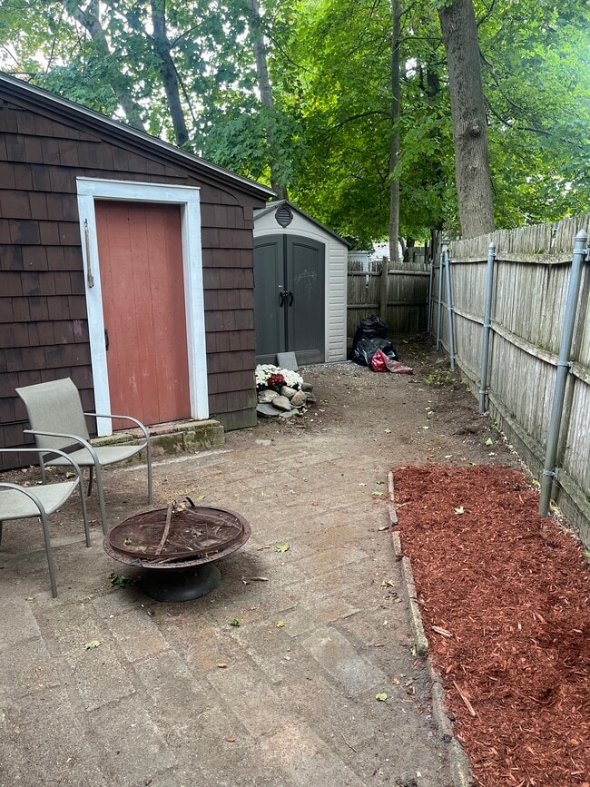 Photo - 670 Hammond St