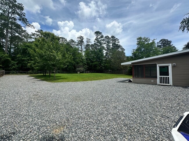 Photo - 435 Smallwood Dr