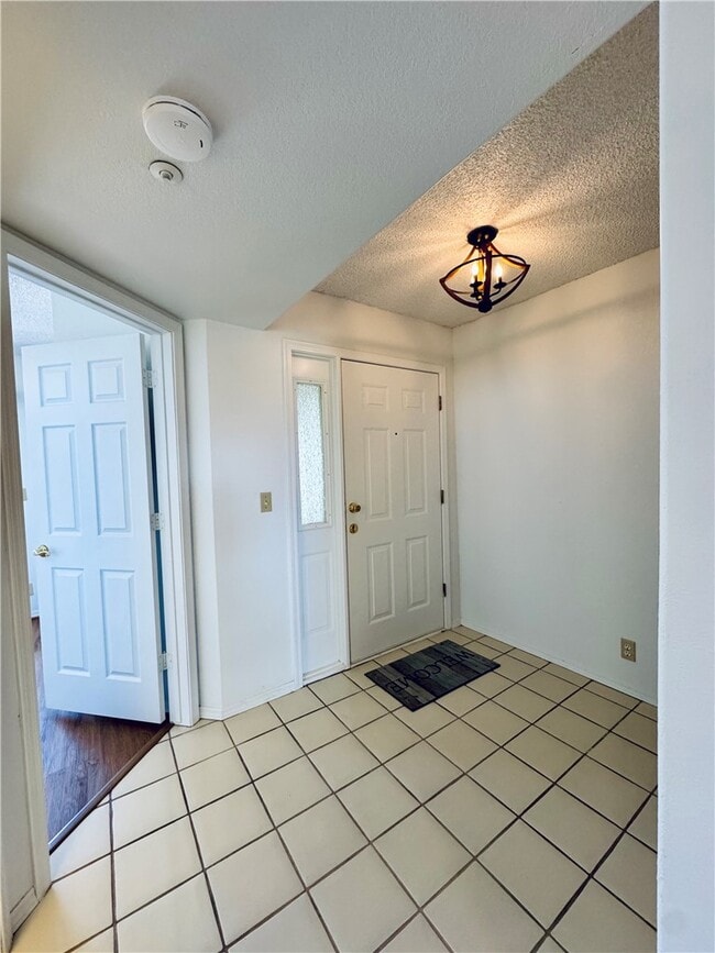 Photo - 2022 Merrill Ln Unit 4F