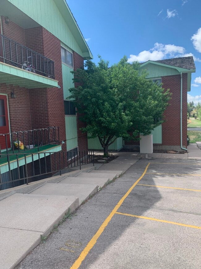 Off-street reserved parking - 875 N 15th St Unit 0