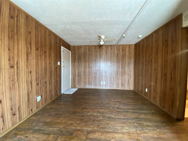 Building Photo - 519 10th Ave N Unit 2 Rental