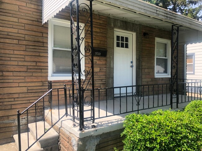 Photo - 19348 Washtenaw St