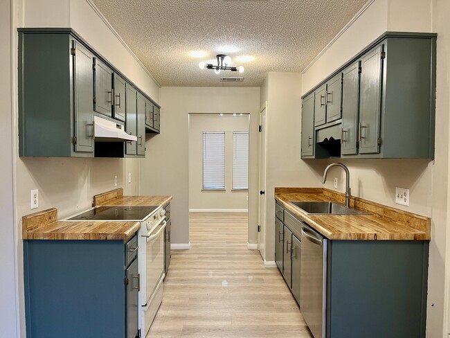 Photo - 4420 Eastpointe Dr