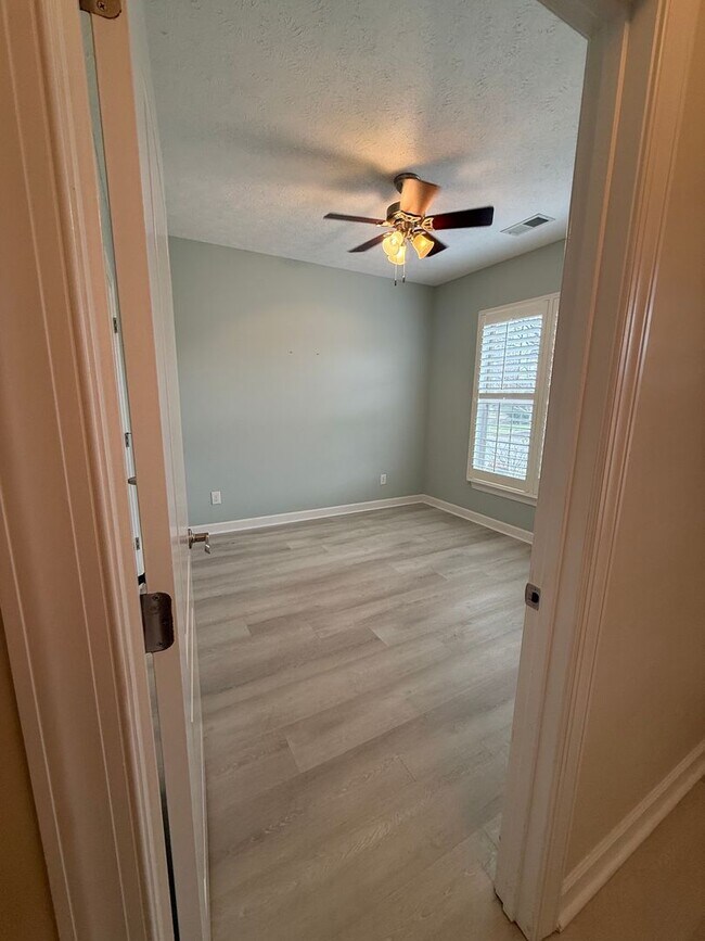 Photo - 3BR/3BA in Prime Gallatin Location with Lawncare Included