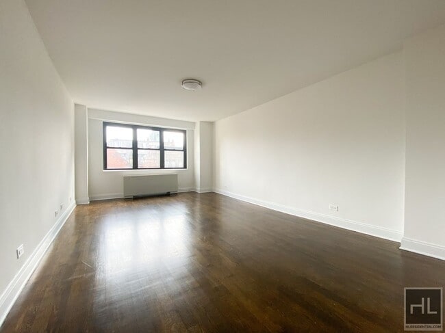 Building Photo - E 16 ST Rental
