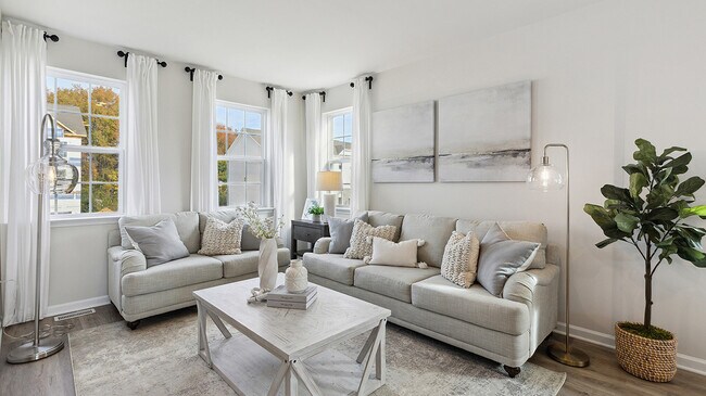 Photo - 228 Macoun Way