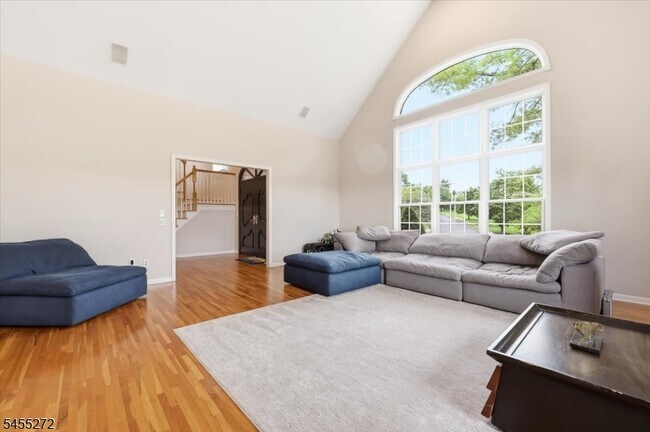 30 Homewood Dr