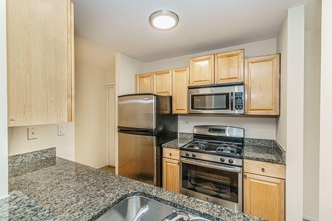 Photo - 1919 Prairie Square