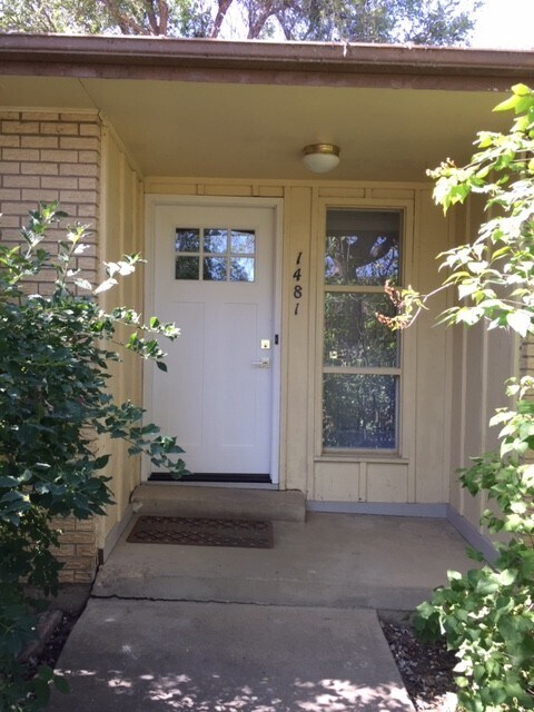 Photo - Charming 1 Level House 3 Bed, 2 Bath with ...