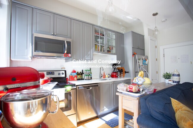 Photo - 637 Tremont St Unit 1