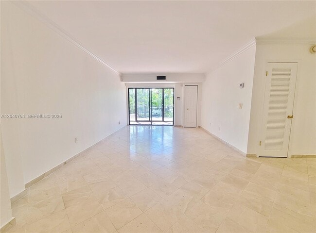 Photo - 77 Crandon Blvd Unidad 2B