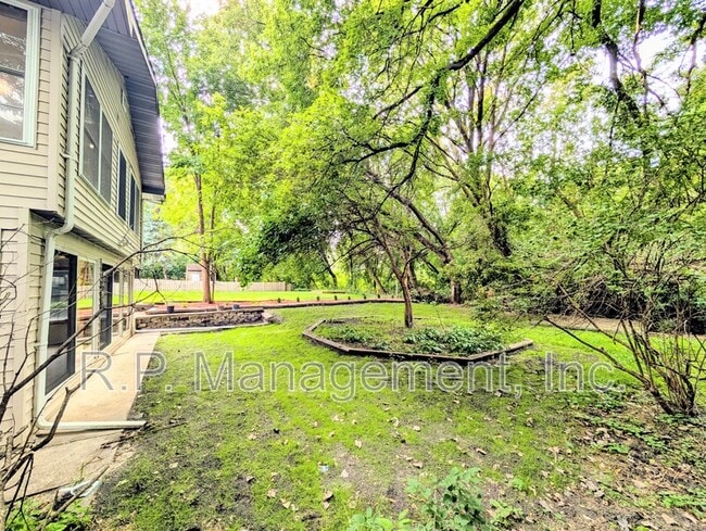 Photo - 850 9th Ave NW