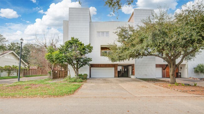 Photo - 3910 Austin St