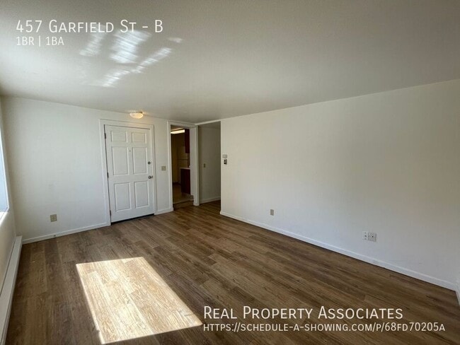 Photo - 457 Garfield St