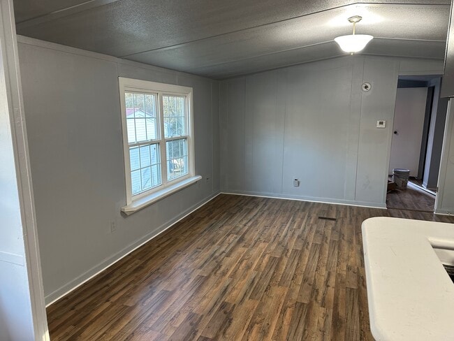 Photo - 150 Bradford Rd