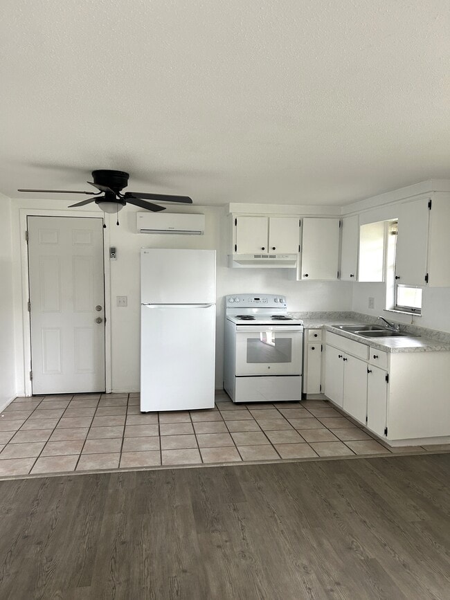 Photo - 8129 Cass Rd Unit # 3