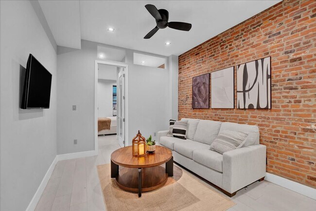 120 Christopher St Unit SI ID1250782P