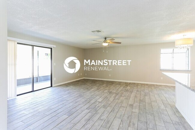 Photo - 3 Bedroom Pet-Friendly Home in New Port Richey, FL with Main Street Renewal