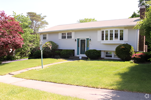Building Photo - 4 Deerfield Rd Rental