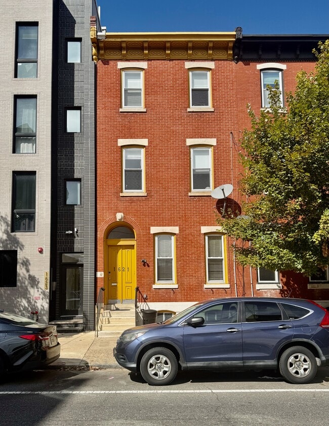 1621 Christian St