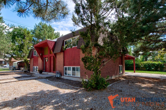 Photo - 39 W 600 N St