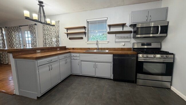 1301 Michael St