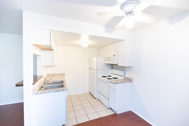 Photo - Century Condos #211 Unidad 211
