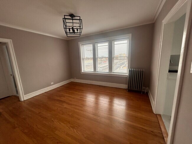 Photo - 4664 N Spaulding Ave