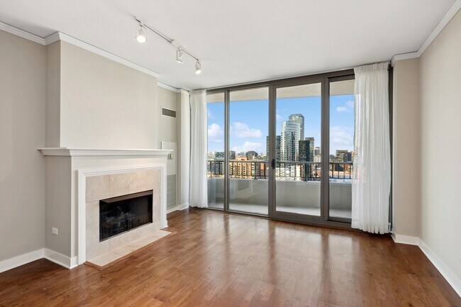 Photo - 200 N Jefferson St Unit 1902