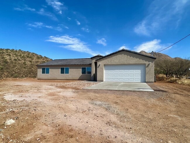 Building Photo - 1563 Ovalo Ct