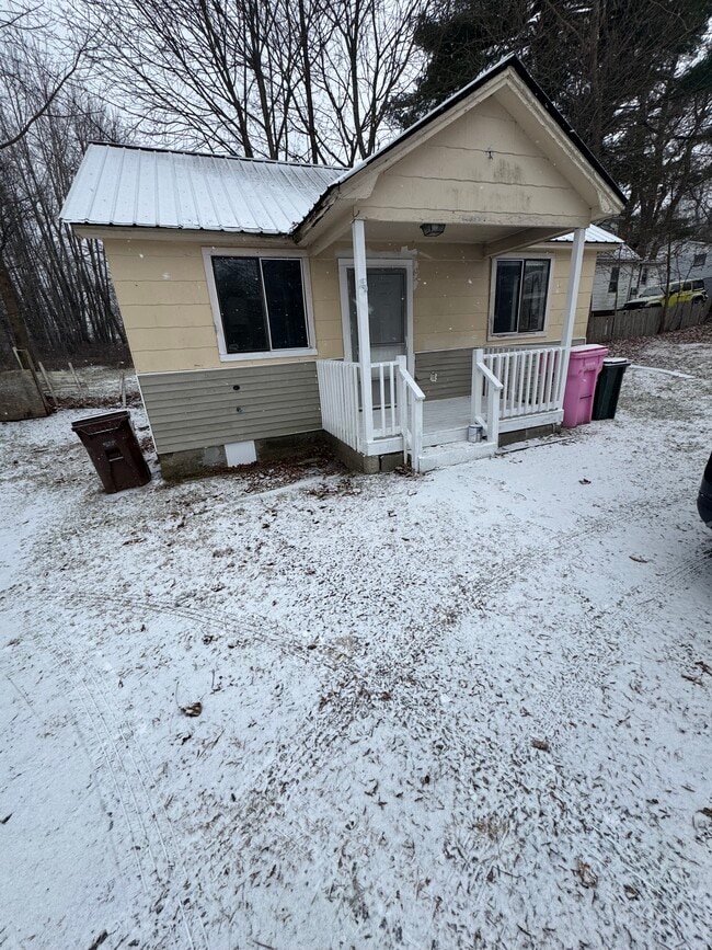 Building Photo - 19 Dillon Rd Unit 5