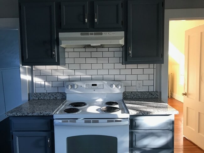 368 Alfred St Unit 2