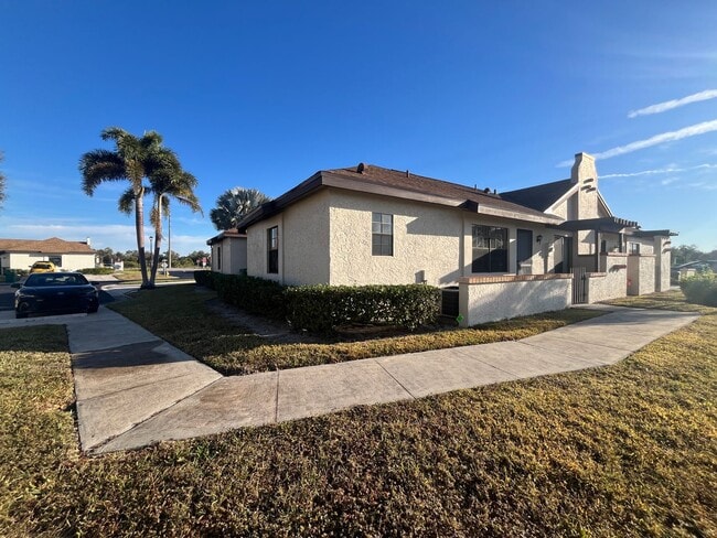 Building Photo - Available Now 2/2 in Port Charlotte Unit 13100 S McCall Rd #121
