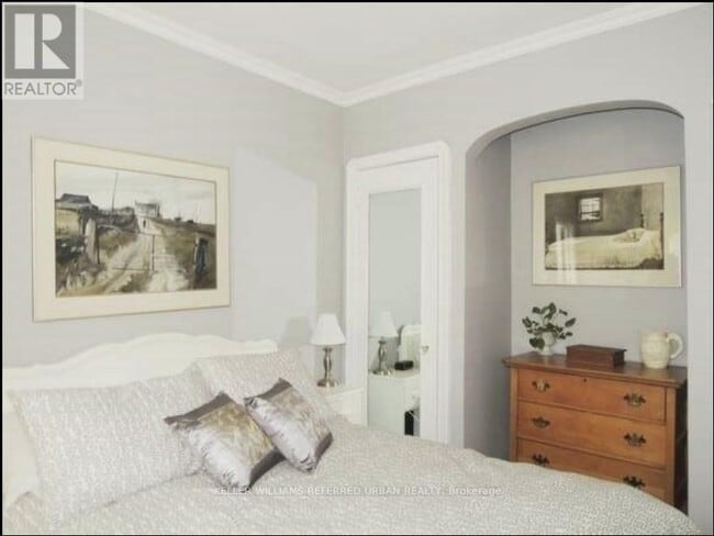 Photo - 2017 Avenue Rd